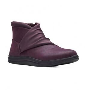 NEW CLARKS women's breeze dusk ankle boot in burgundy textile
